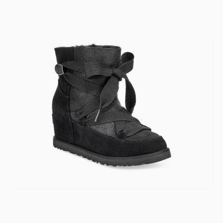 UGG Classic Femme Lace-up Black Boots for Women (PKGR78253)